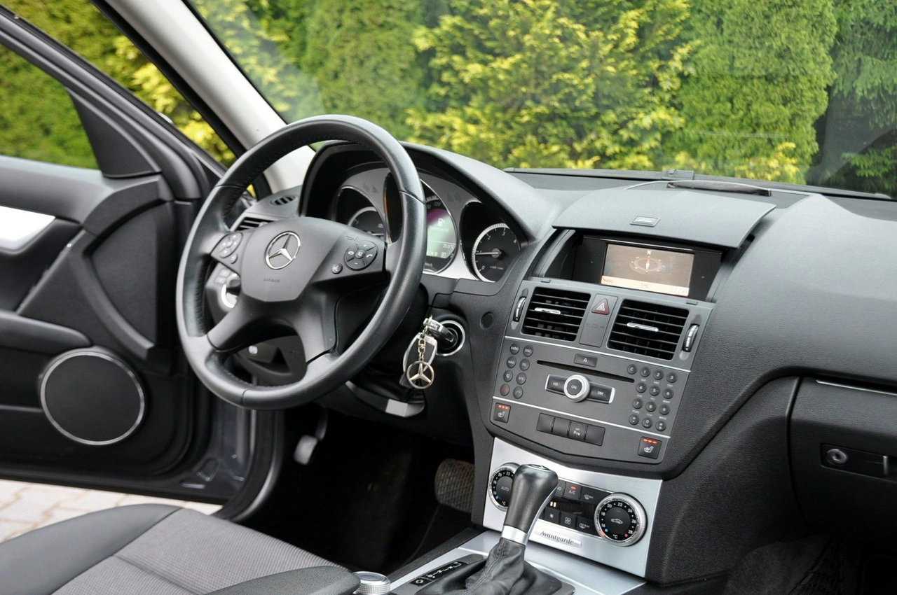 Mercedes C 220 - Zdjęcie 26