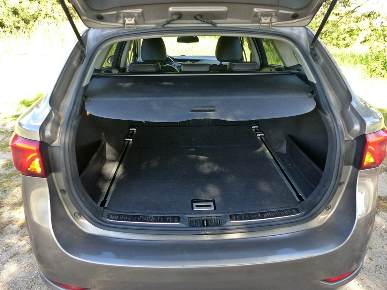 Toyota Avensis - Zdjęcie 10