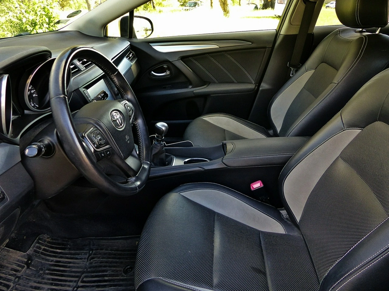 Toyota Avensis - Zdjęcie 18