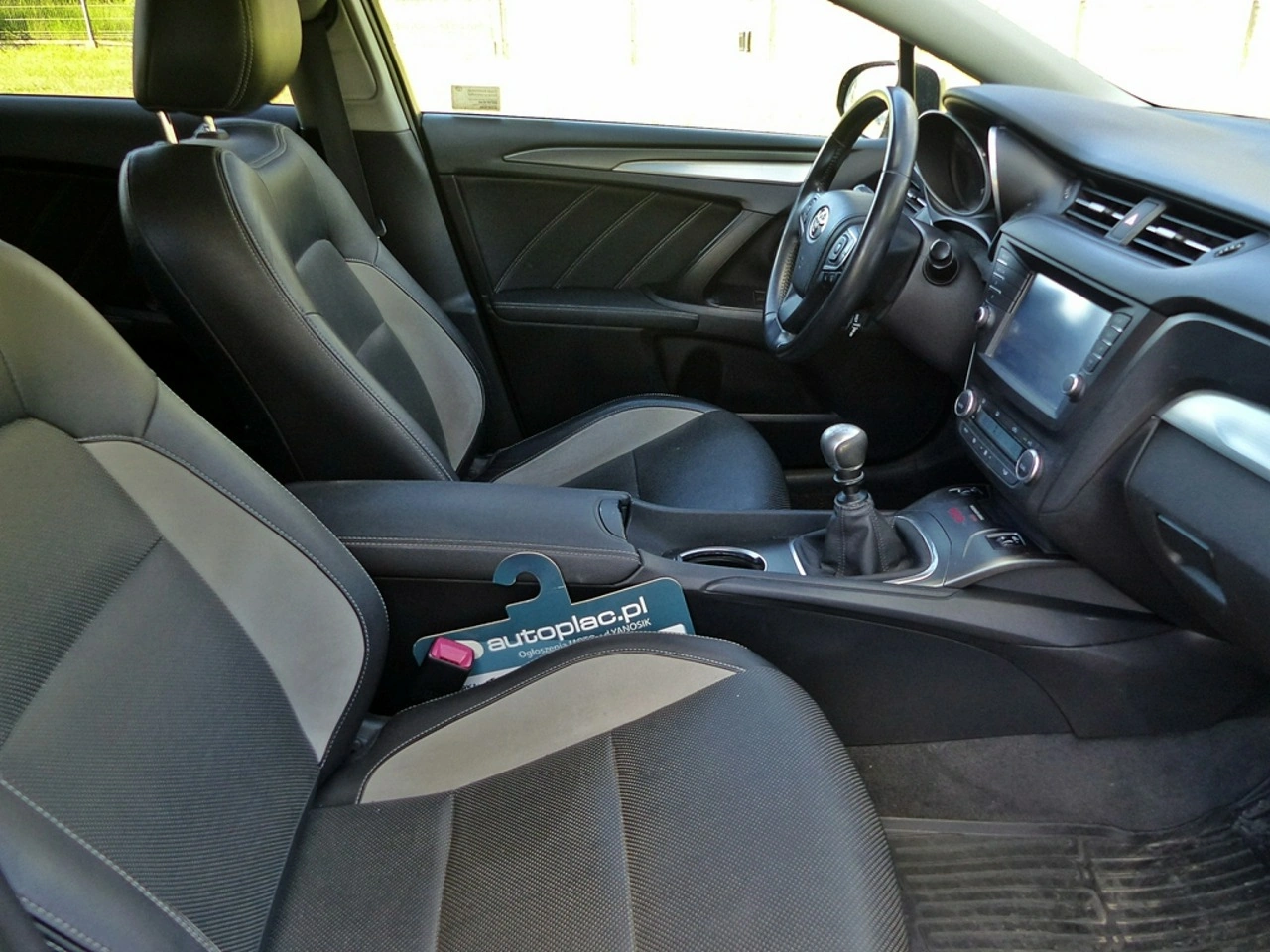Toyota Avensis - Zdjęcie 24