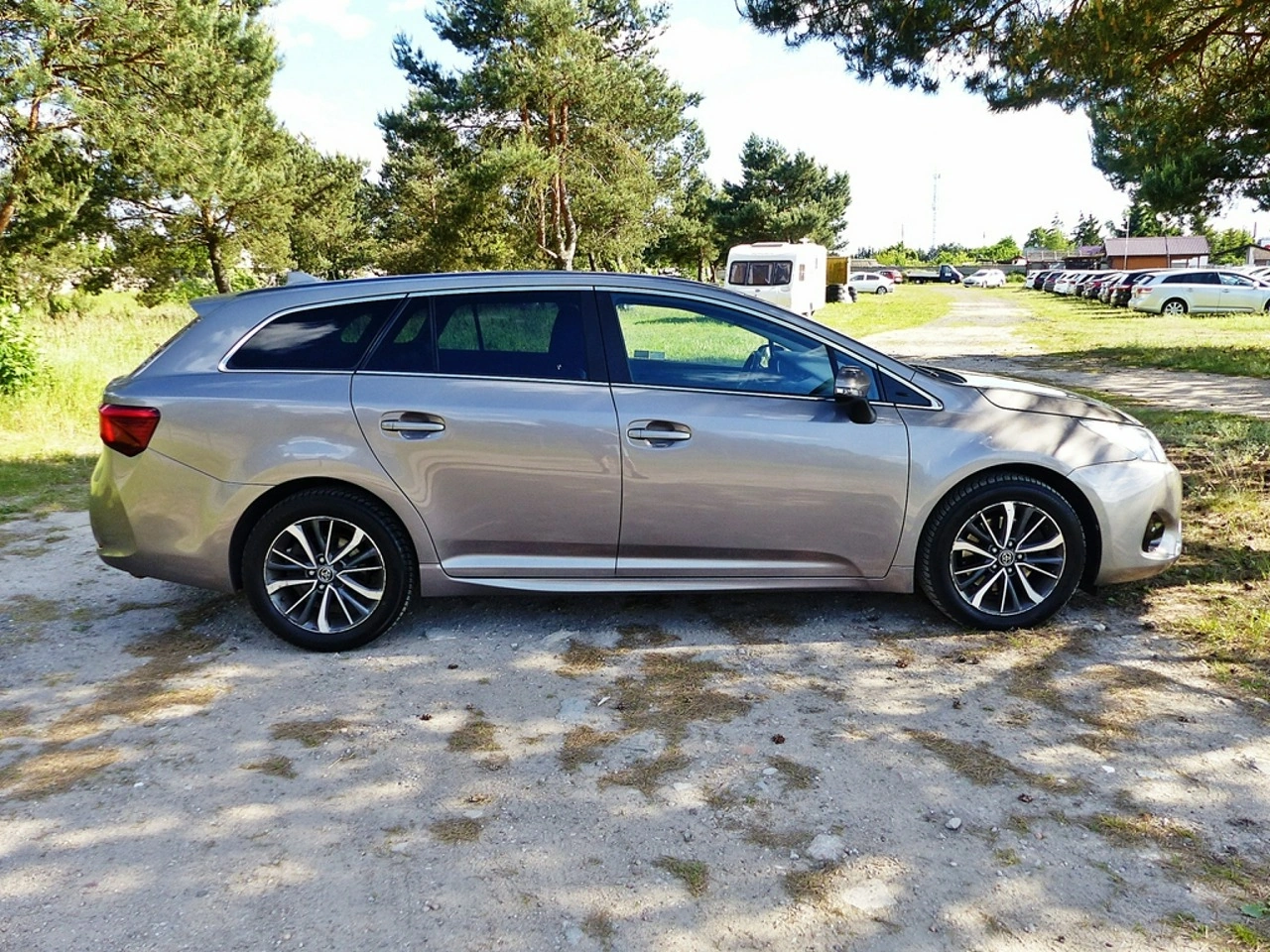 Toyota Avensis - Zdjęcie 6