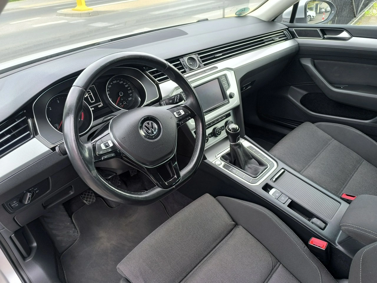 Volkswagen Passat - Zdjęcie 15