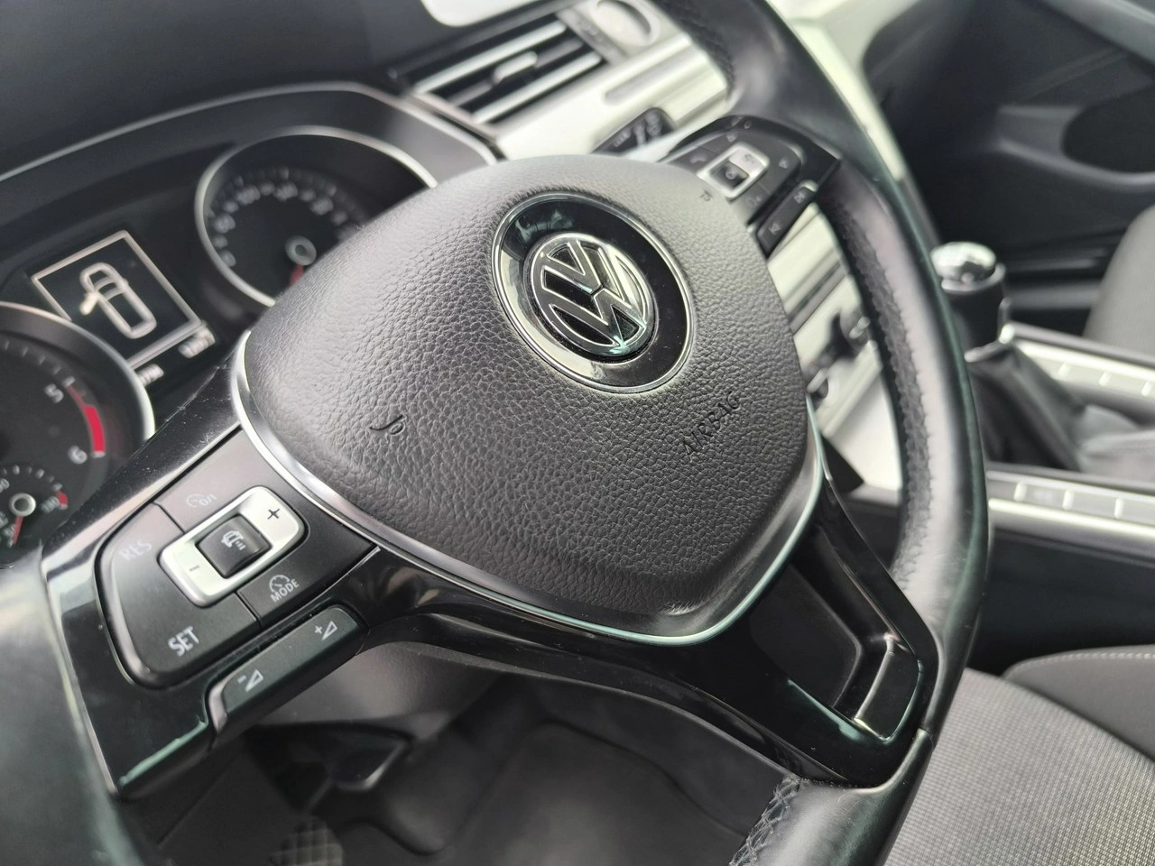 Volkswagen Passat - Zdjęcie 16