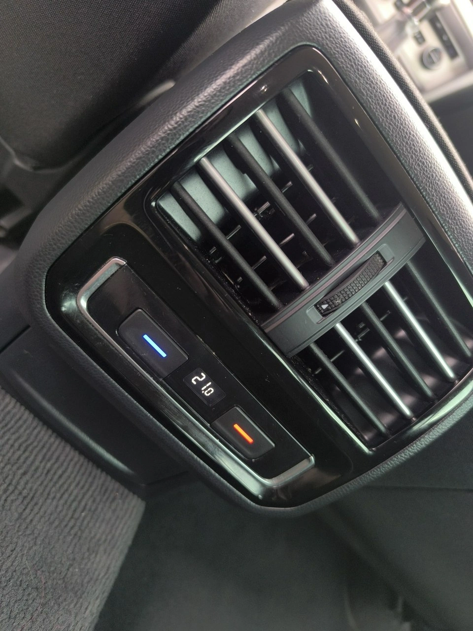 Volkswagen Passat - Zdjęcie 20