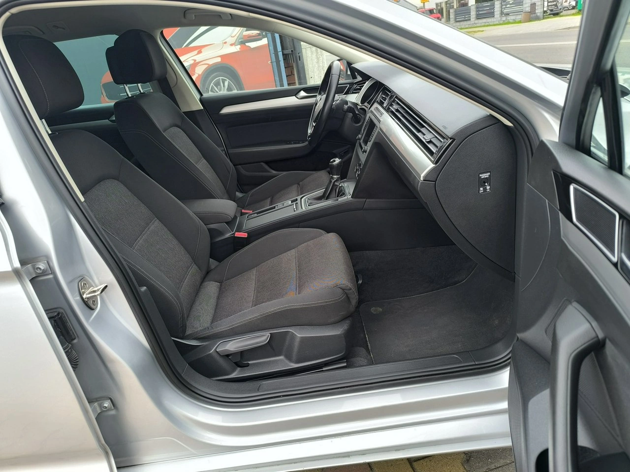 Volkswagen Passat - Zdjęcie 25