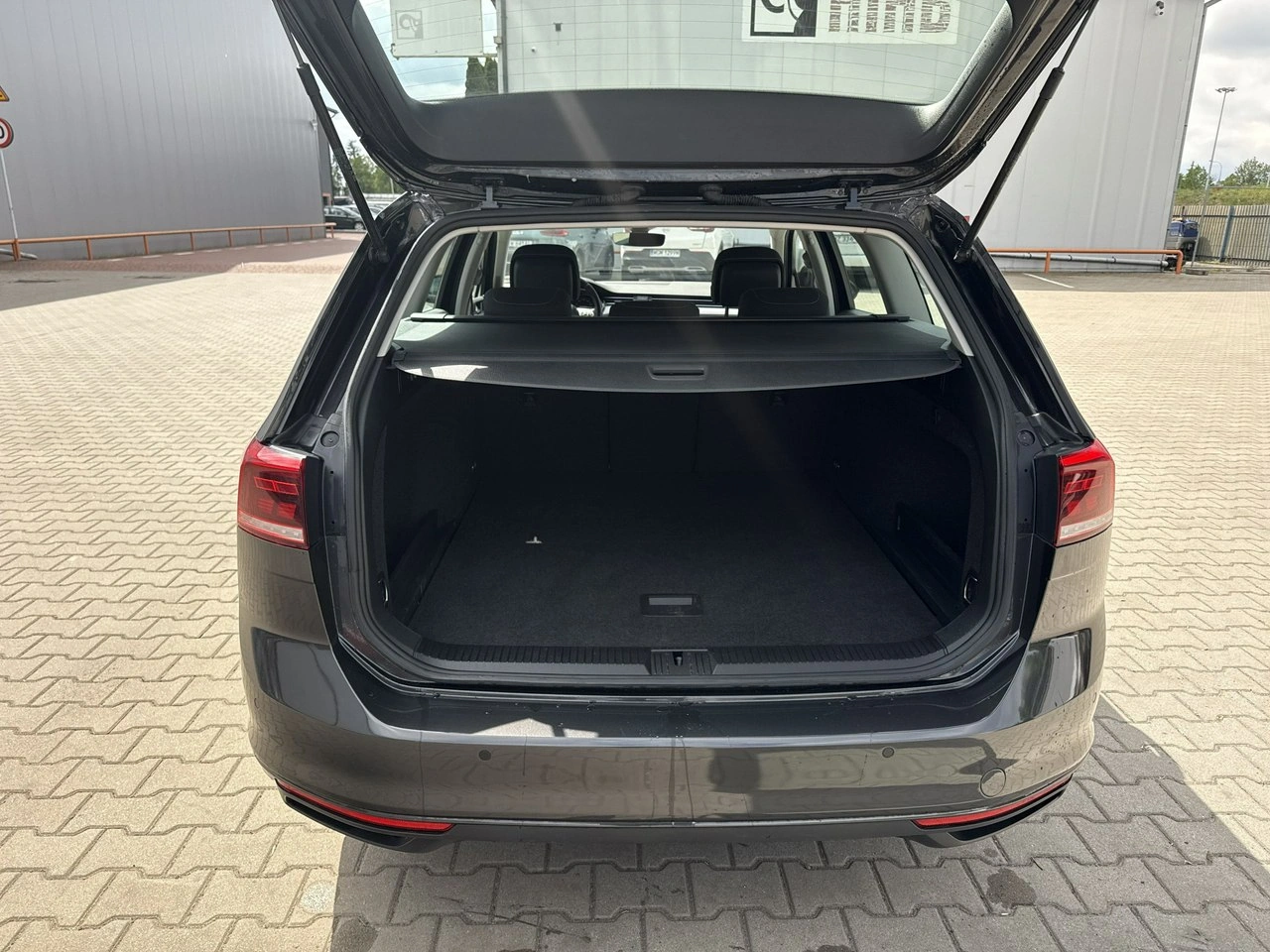 Volkswagen Passat - Zdjęcie 15