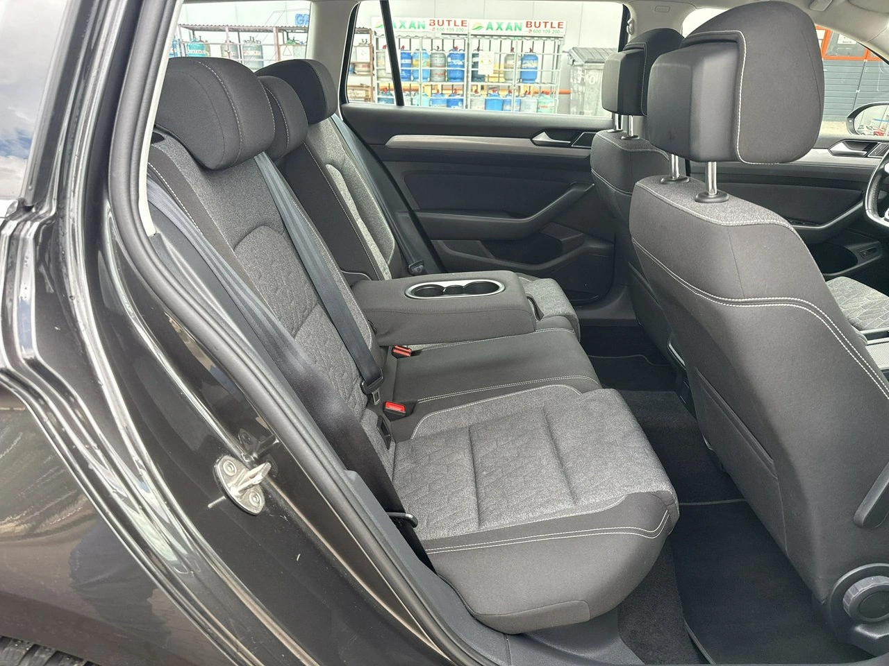 Volkswagen Passat - Zdjęcie 17