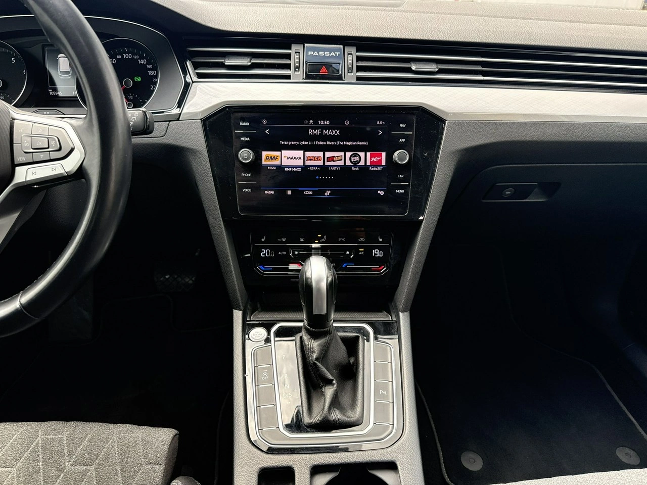 Volkswagen Passat - Zdjęcie 22
