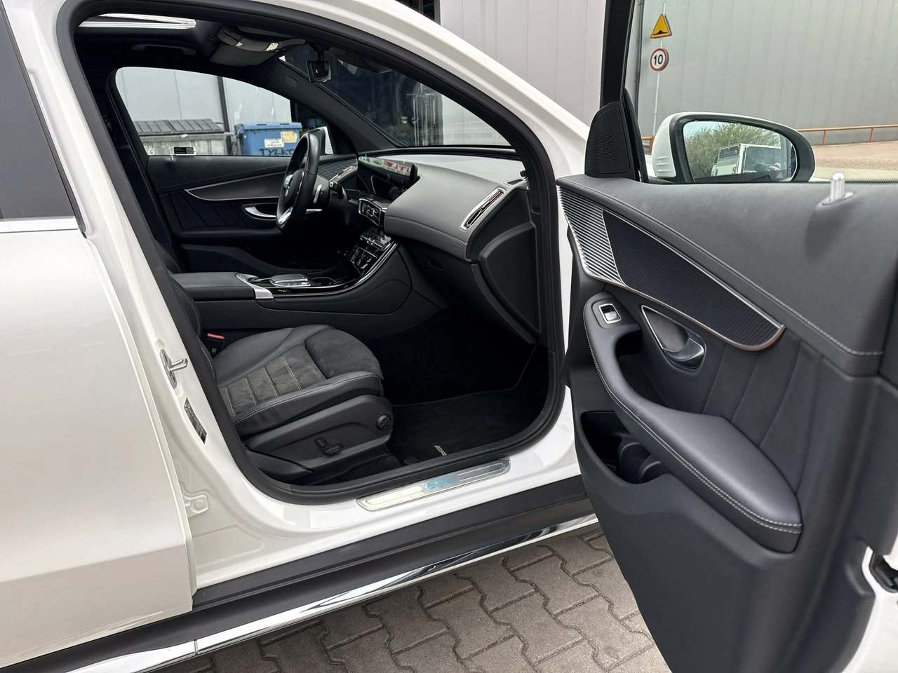 Mercedes EQC - Zdjęcie 20