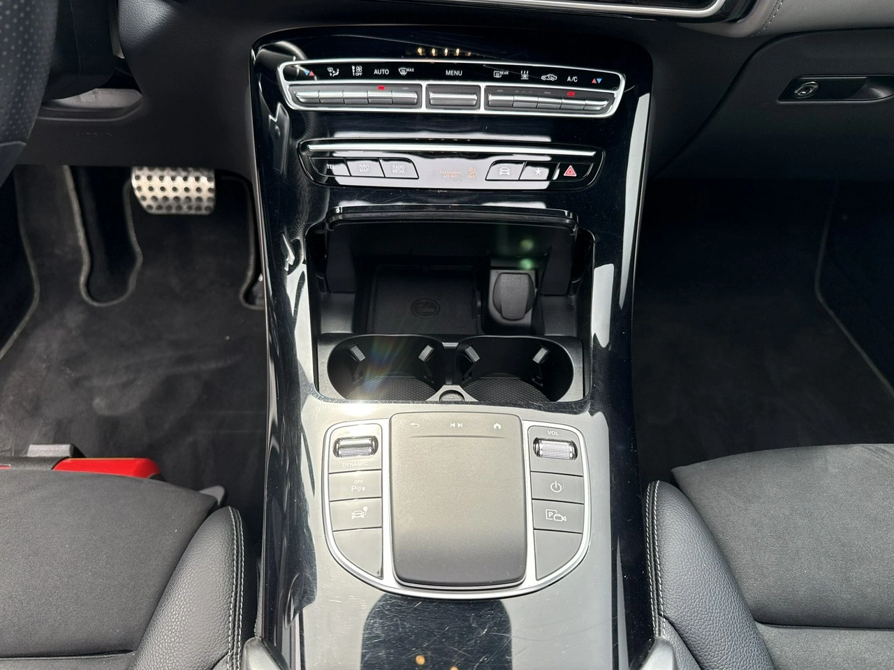 Mercedes EQC - Zdjęcie 25