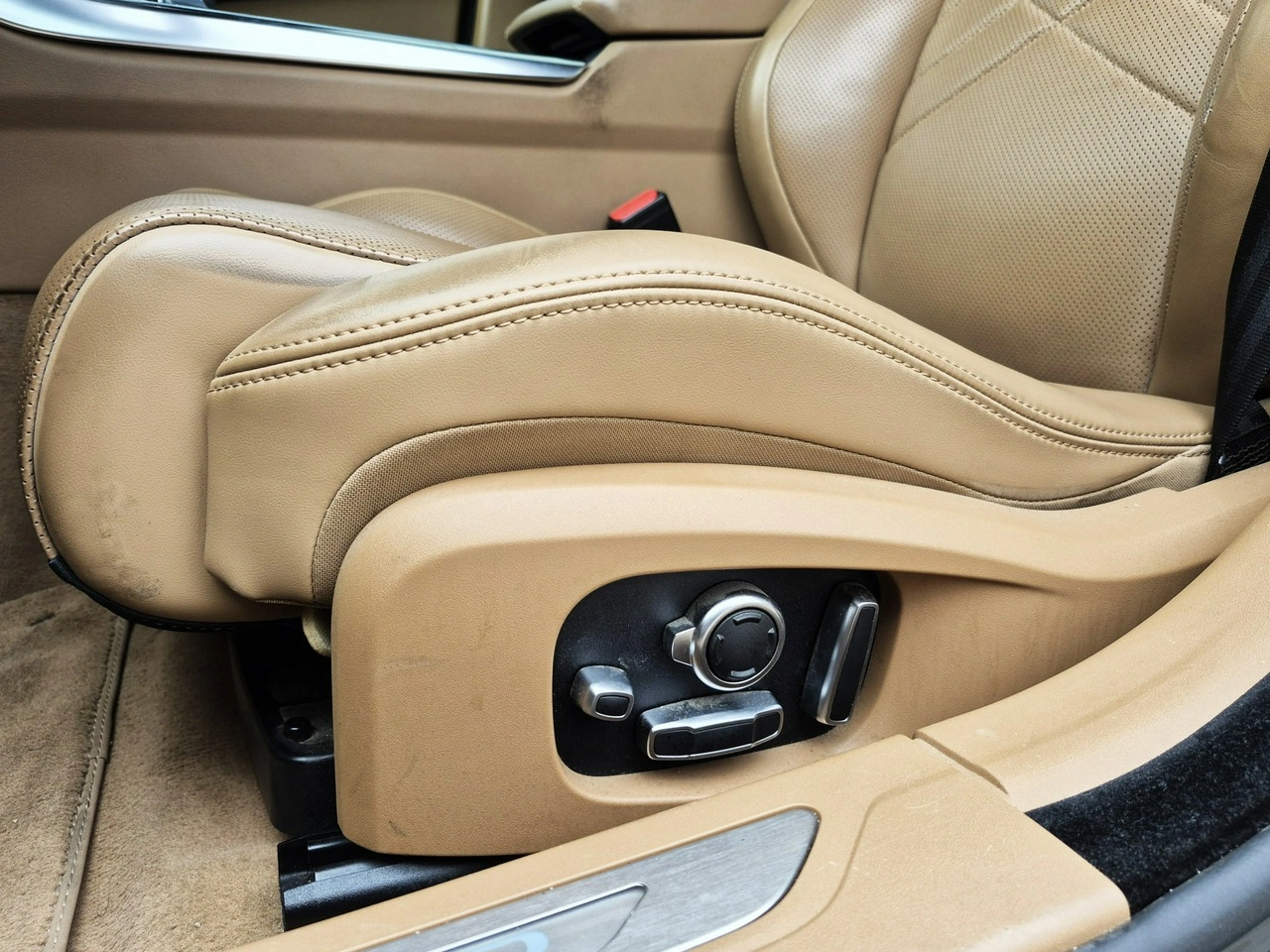 Jaguar XF - Zdjęcie 22