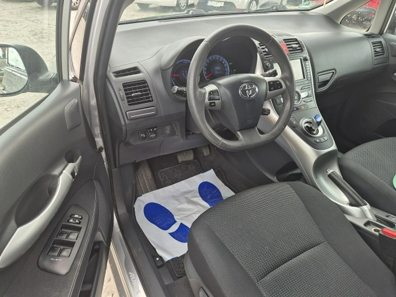 Toyota Auris - Zdjęcie 11