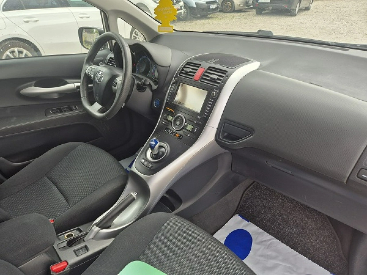 Toyota Auris - Zdjęcie 12