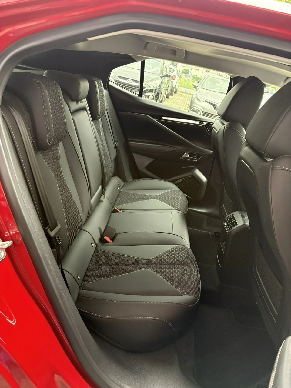 DS Automobiles DS 4 - Zdjęcie 18