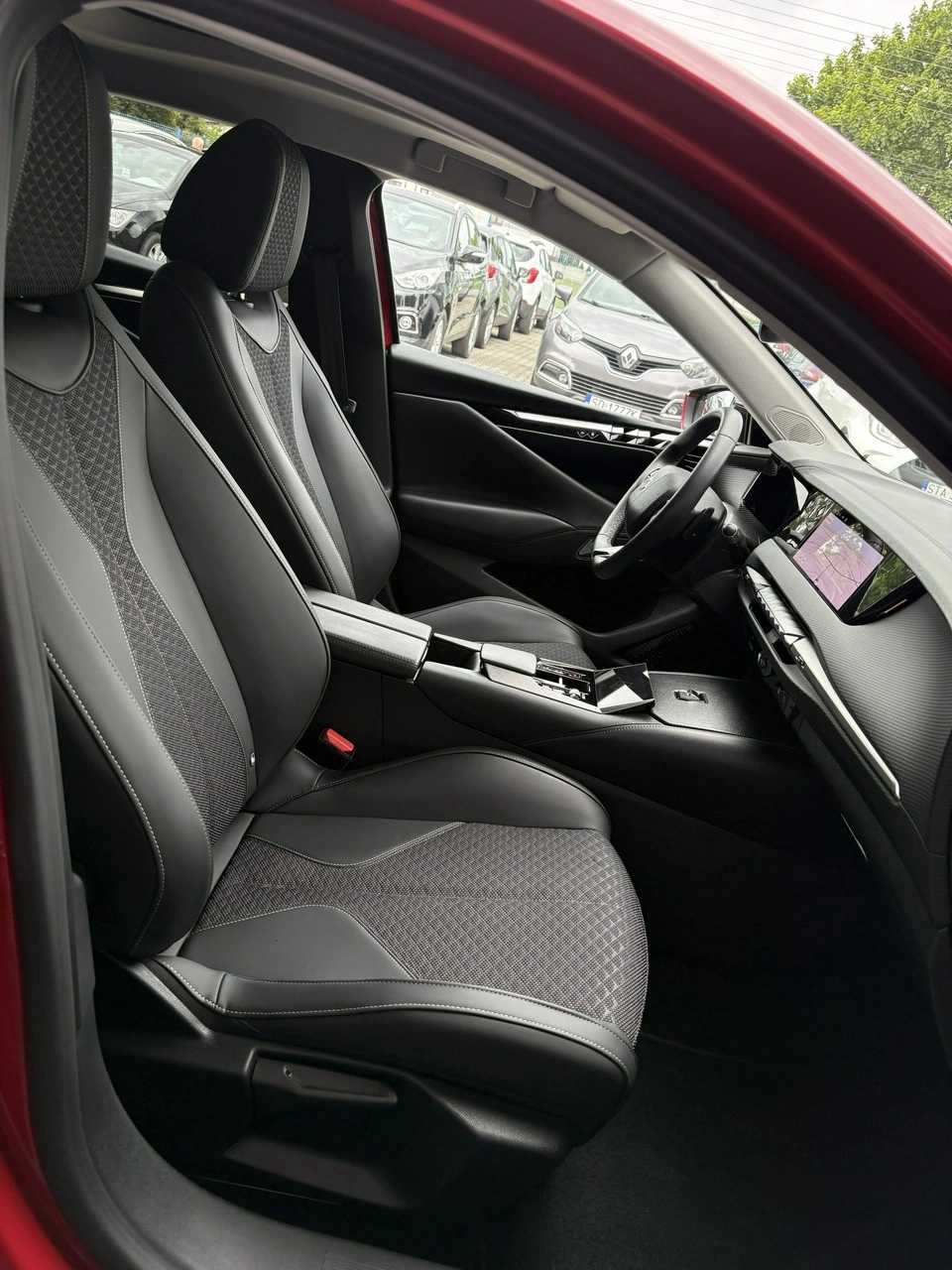 DS Automobiles DS 4 - Zdjęcie 19