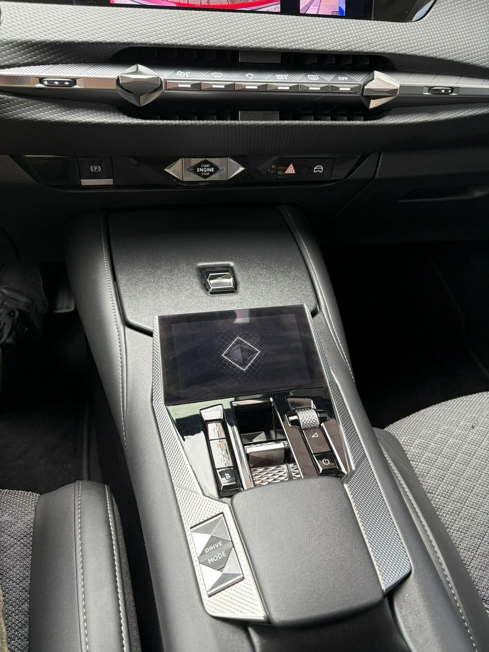 DS Automobiles DS 4 - Zdjęcie 29