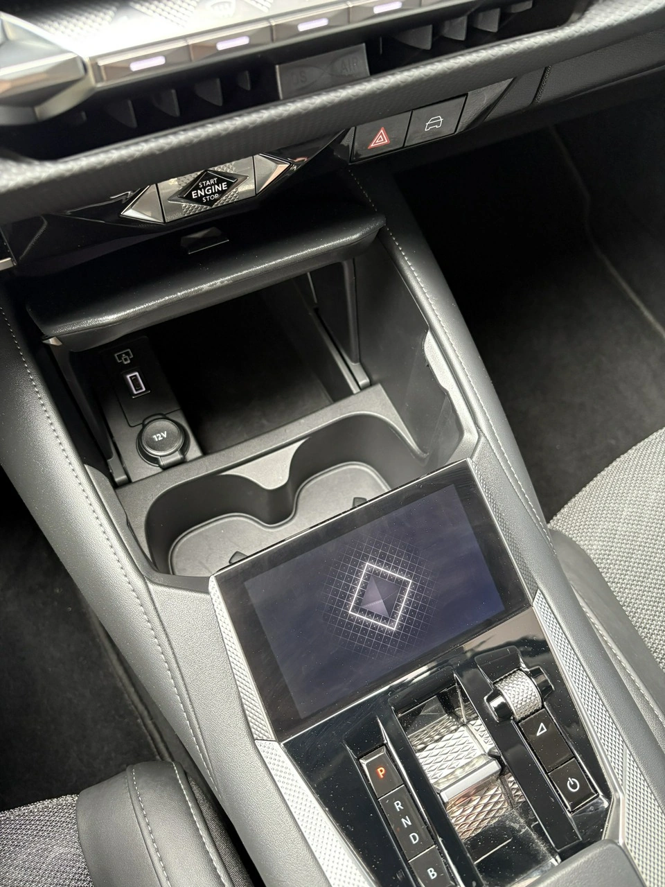 DS Automobiles DS 4 - Zdjęcie 34