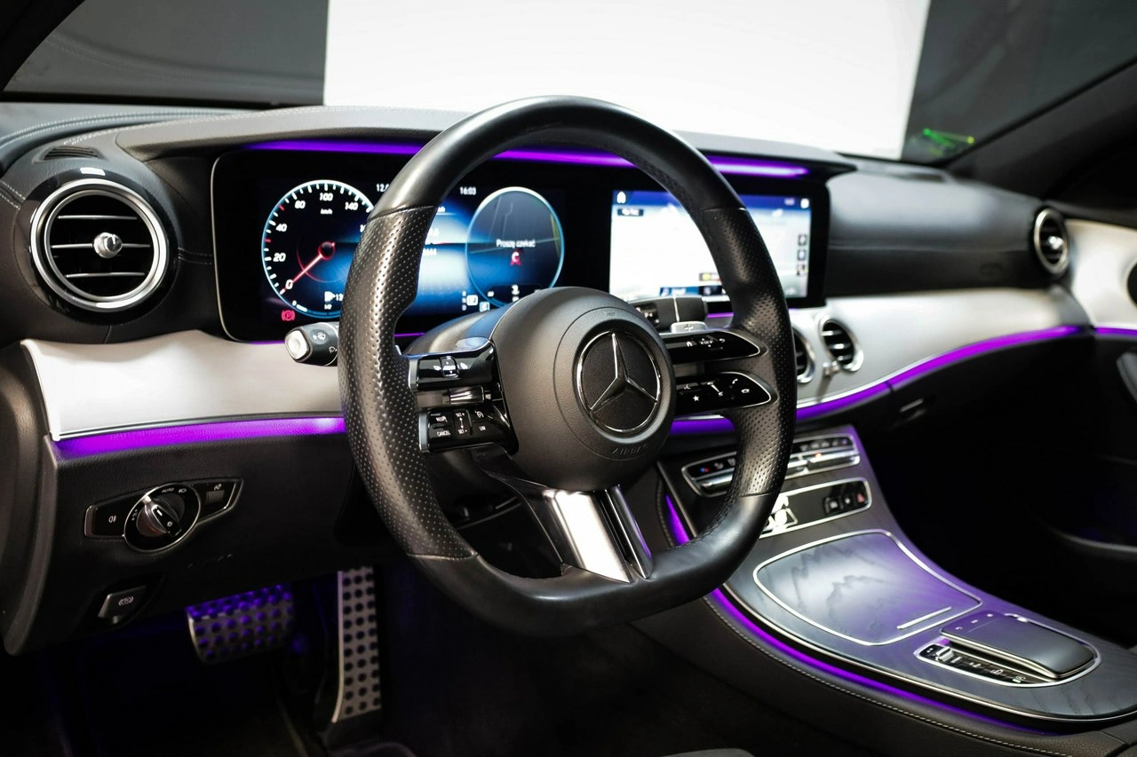 Mercedes E 220 - Zdjęcie 14