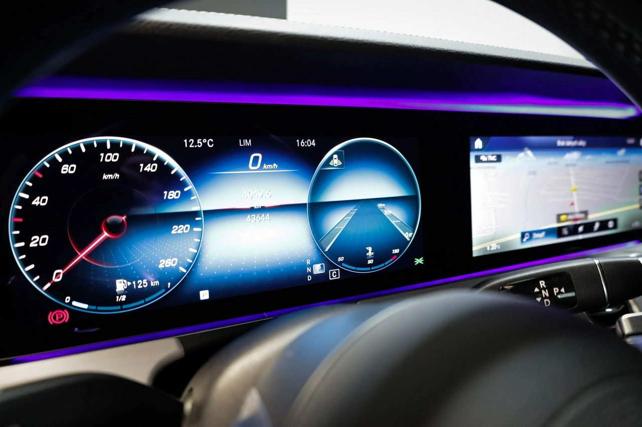 Mercedes E 220 - Zdjęcie 18