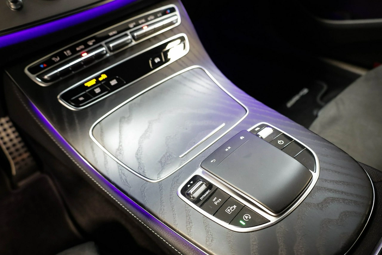 Mercedes E 220 - Zdjęcie 19