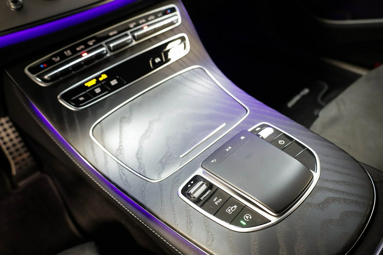 Mercedes E 220 - Zdjęcie 21