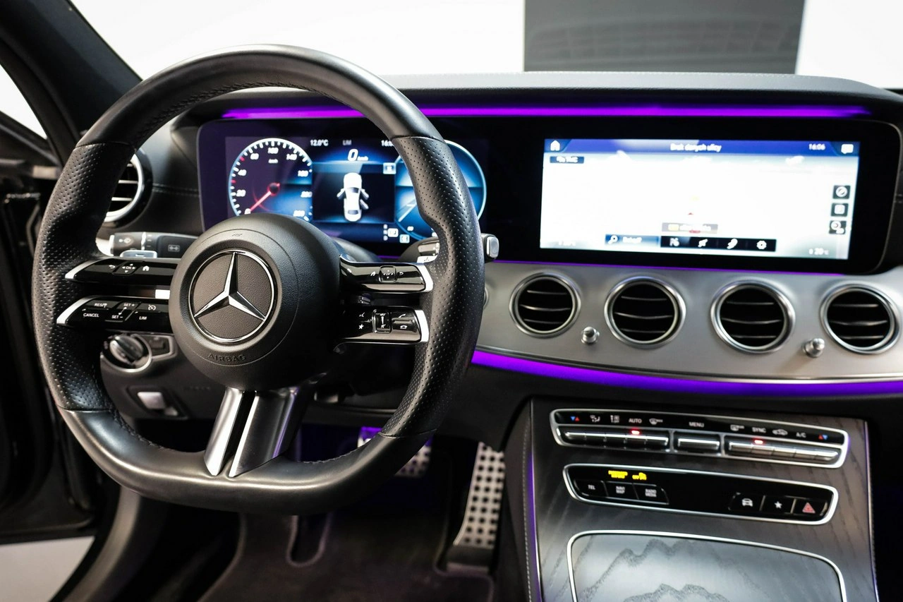 Mercedes E 220 - Zdjęcie 22