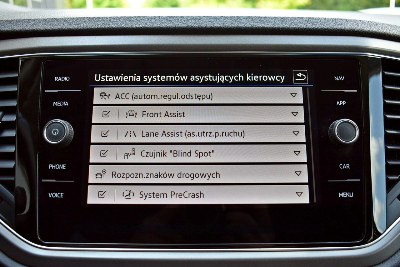 Volkswagen T-Roc - Zdjęcie 21