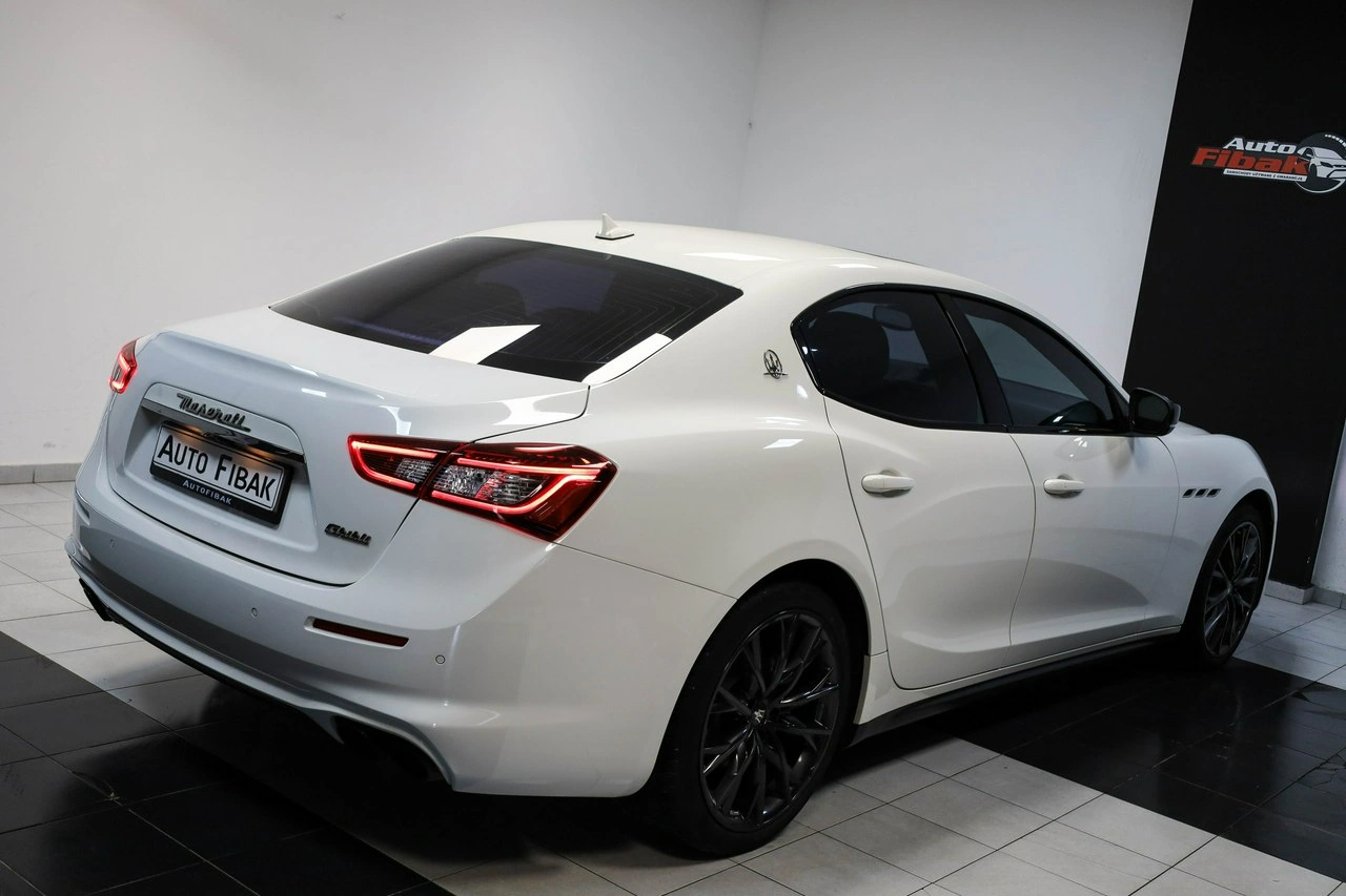 Maserati Ghibli - Zdjęcie 9