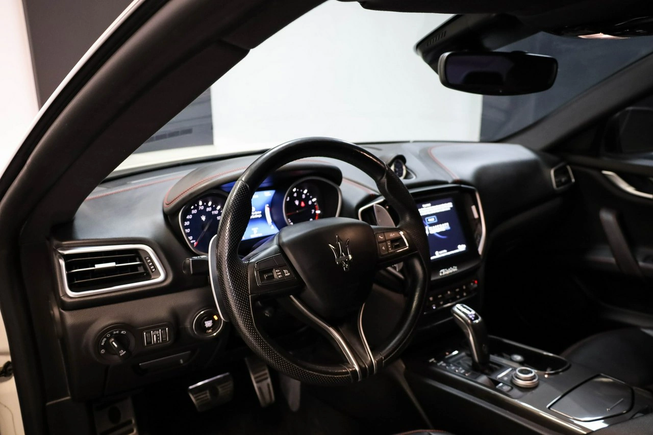 Maserati Ghibli - Zdjęcie 15