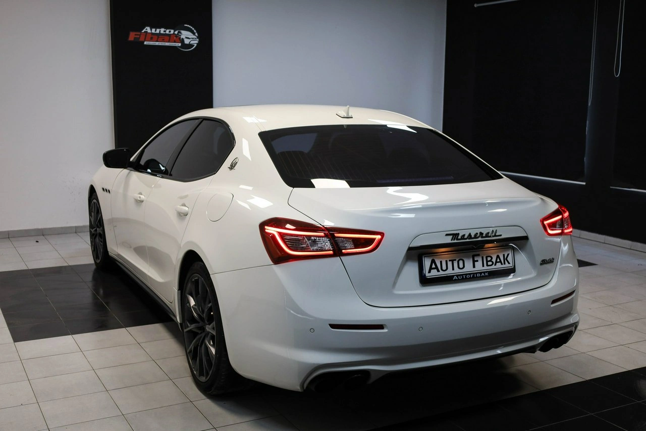 Maserati Ghibli - Zdjęcie 8