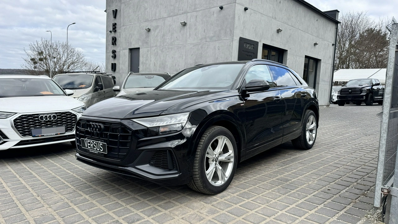 Audi Q8 - Główne zdjęcie