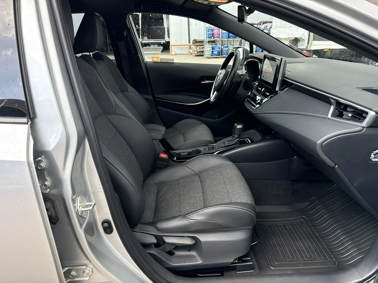 Toyota Corolla - Zdjęcie 19