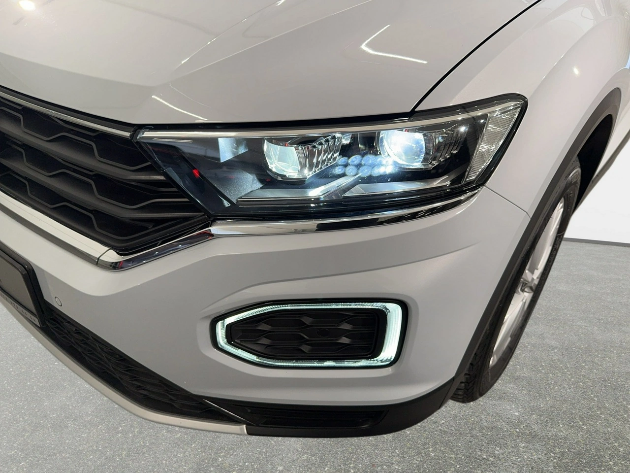 Volkswagen T-Roc - Zdjęcie 8