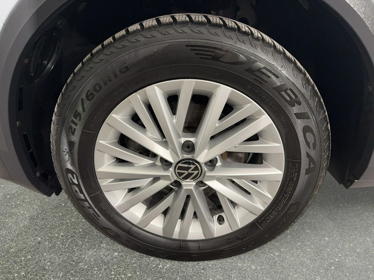 Volkswagen T-Roc - Zdjęcie 9
