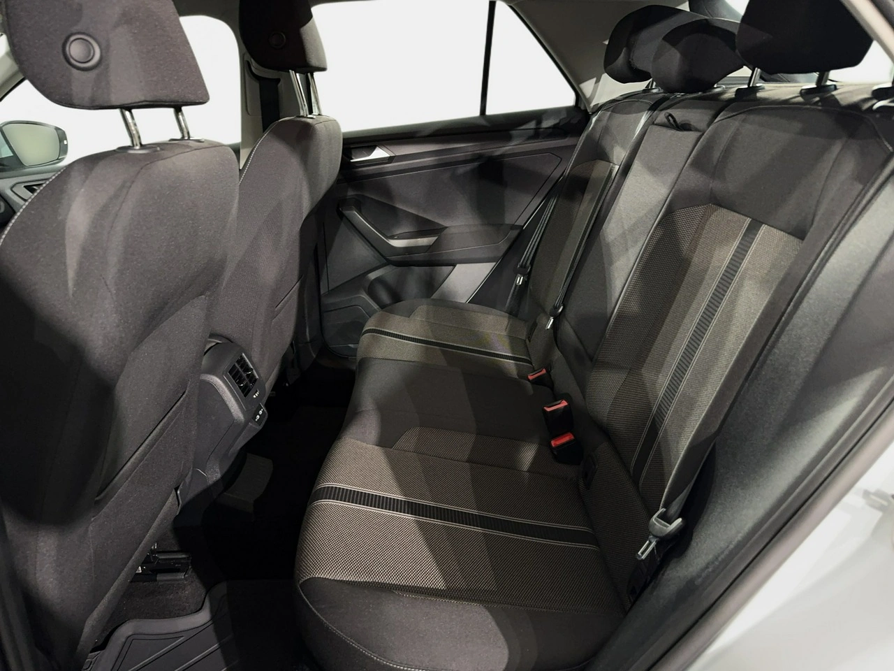 Volkswagen T-Roc - Zdjęcie 12