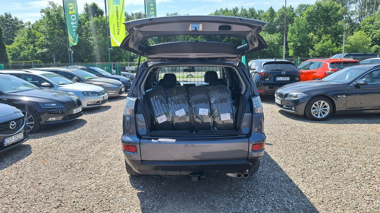 Mitsubishi Outlander - Zdjęcie 13