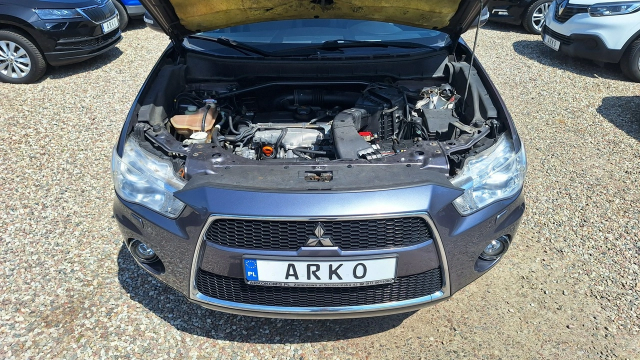 Mitsubishi Outlander - Zdjęcie 14