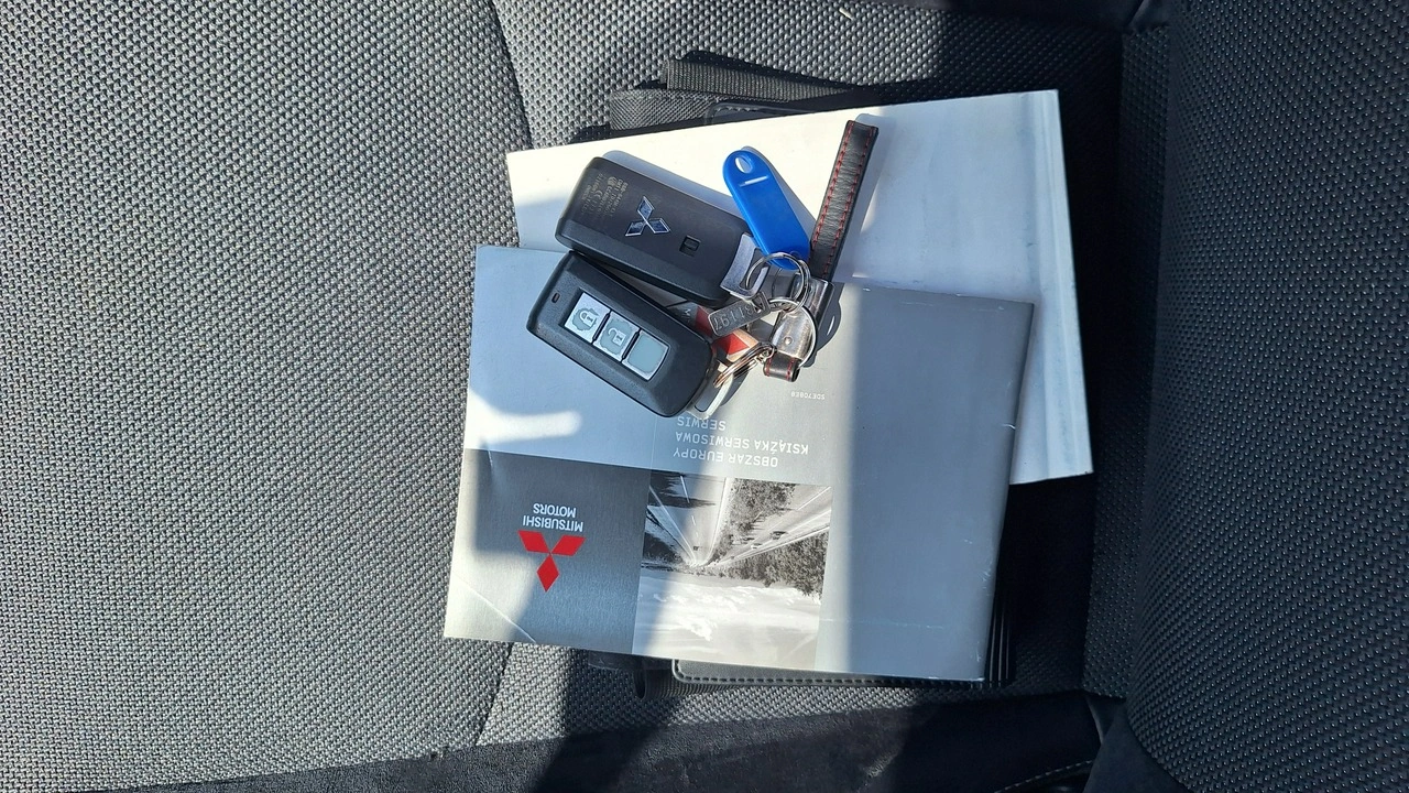 Mitsubishi Outlander - Zdjęcie 15