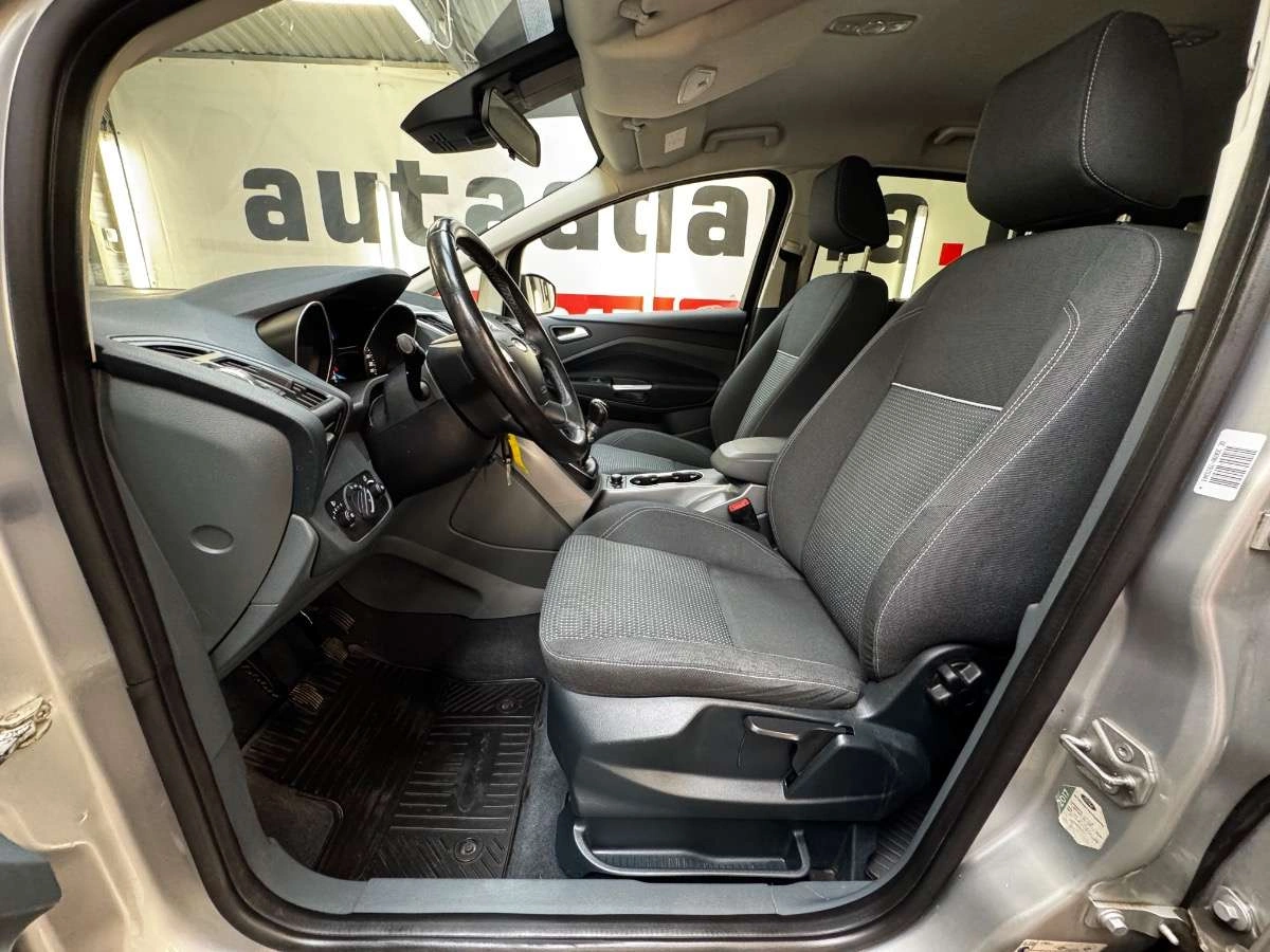 Ford C-MAX - Zdjęcie 18