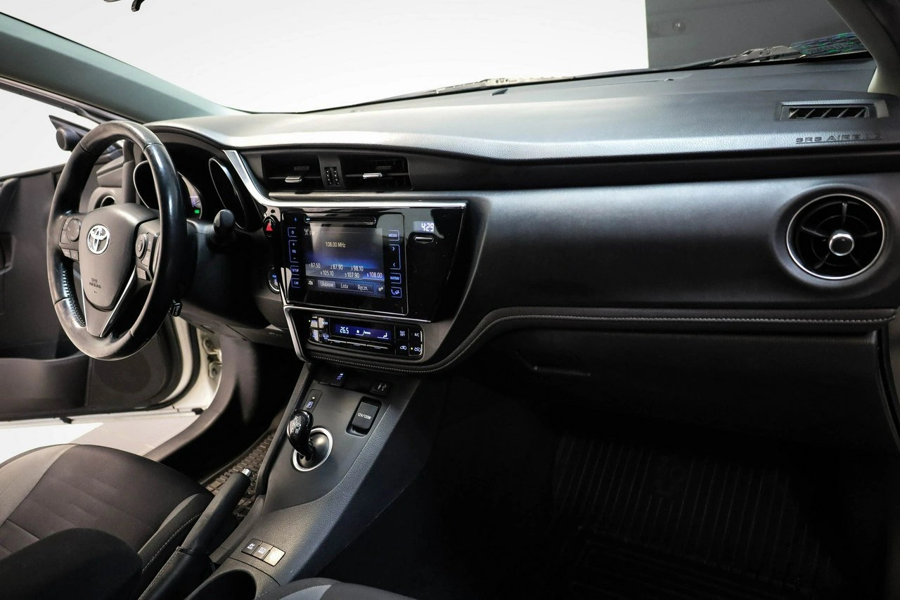 Toyota Auris - Zdjęcie 20