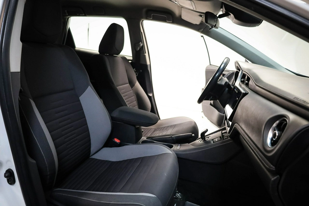 Toyota Auris - Zdjęcie 22