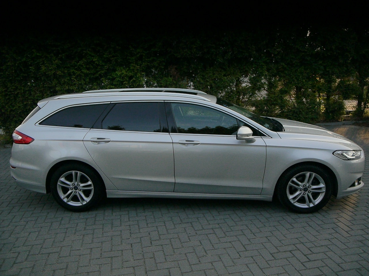Ford Mondeo - Zdjęcie 10