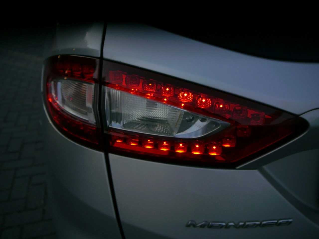 Ford Mondeo - Zdjęcie 16