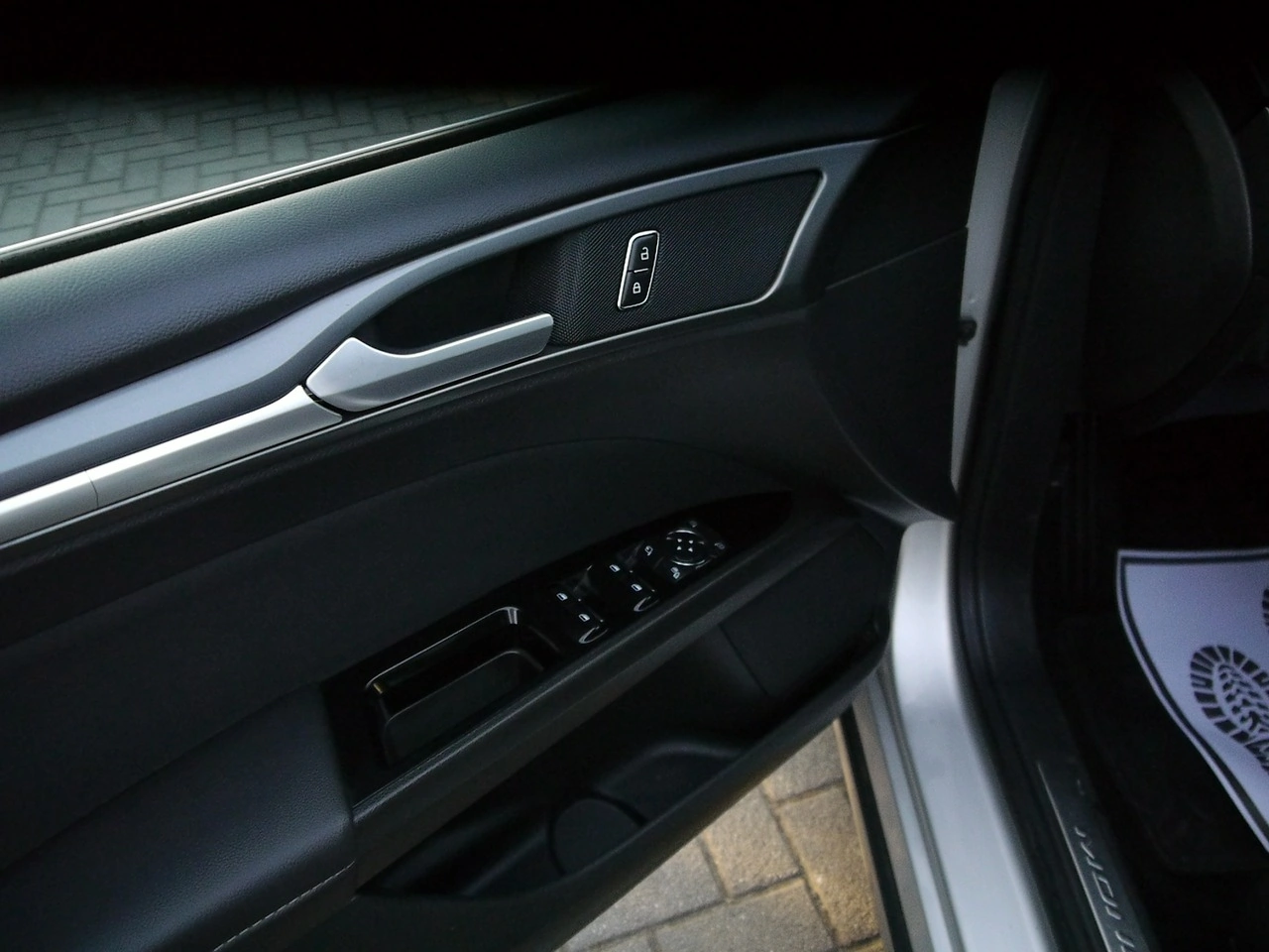 Ford Mondeo - Zdjęcie 36