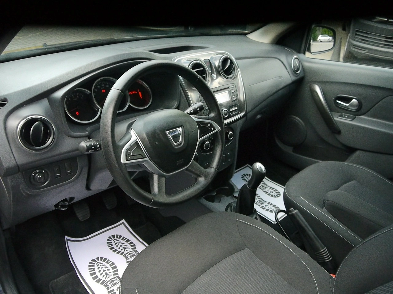 Dacia Logan - Zdjęcie 22