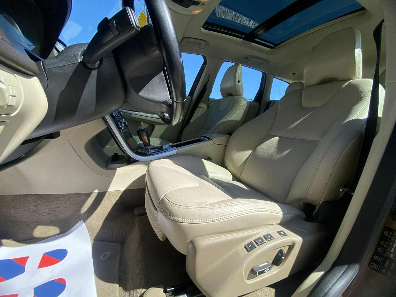 Volvo XC 60 - Zdjęcie 32