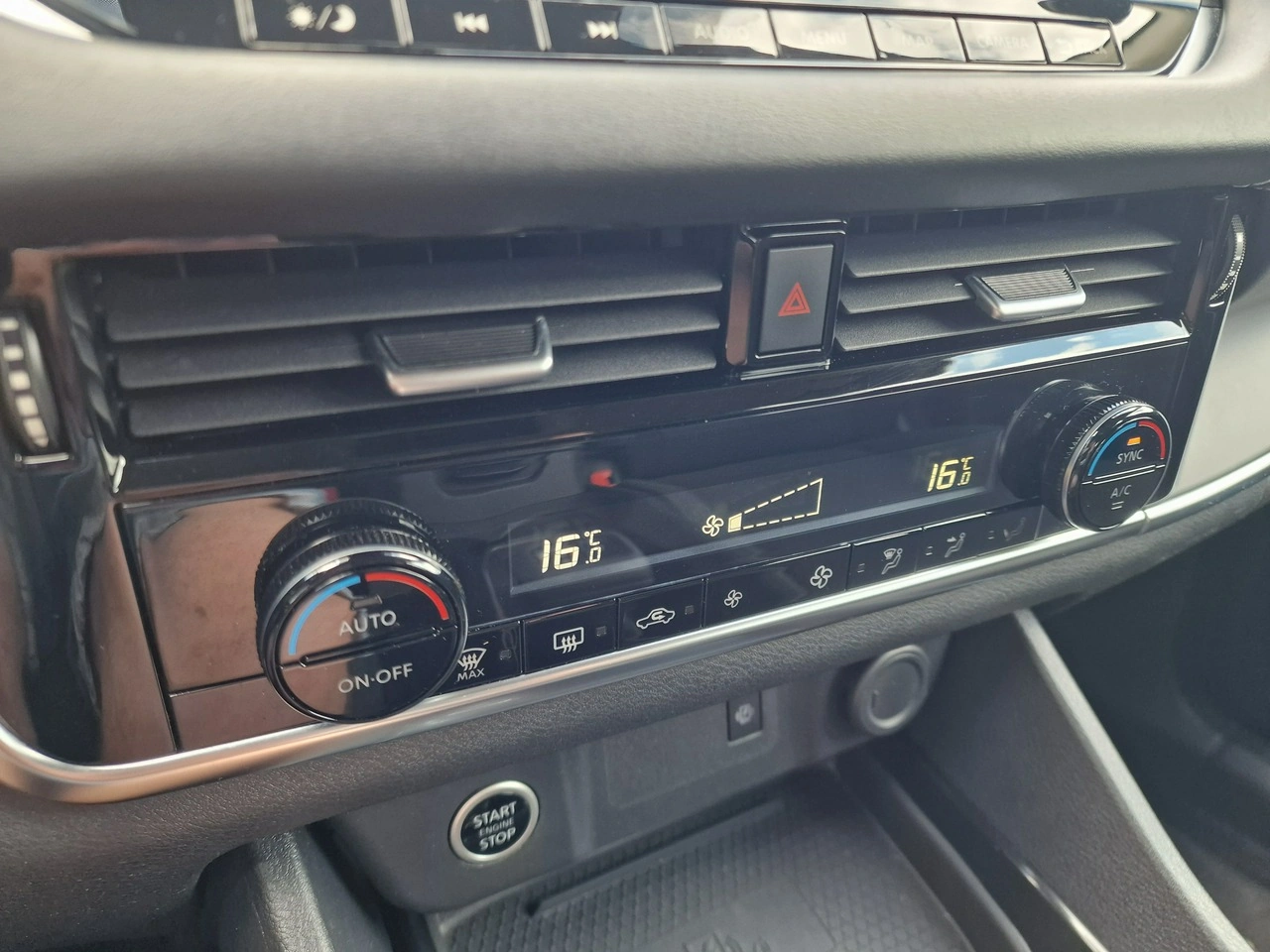 Nissan Qashqai - Zdjęcie 25