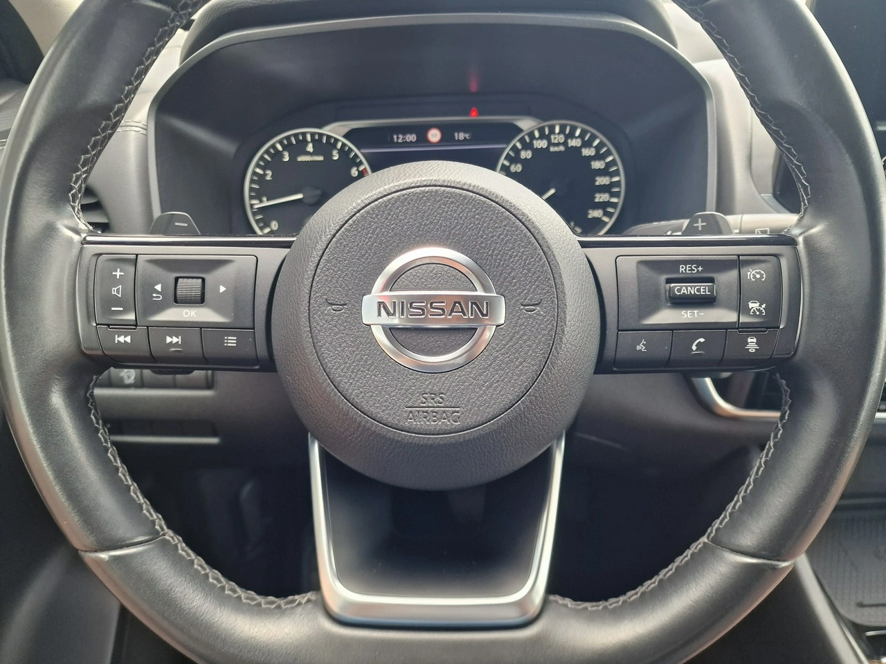 Nissan Qashqai - Zdjęcie 27
