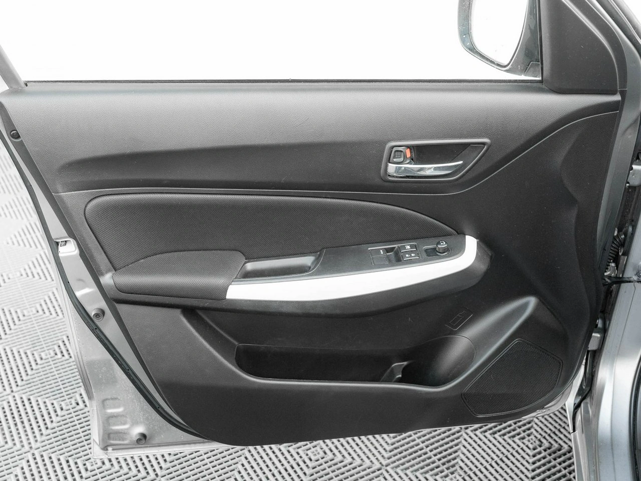 Suzuki Swift - Zdjęcie 9