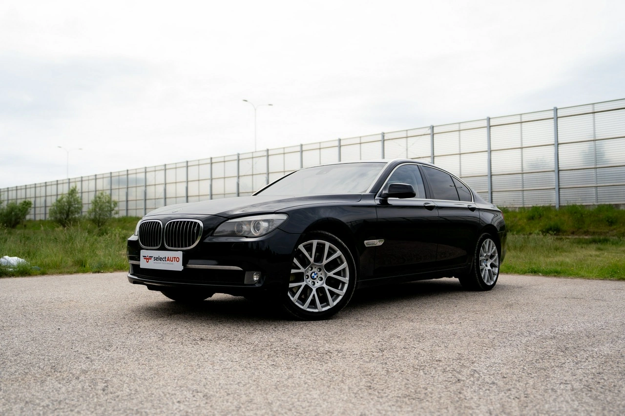 BMW 760 - Główne zdjęcie